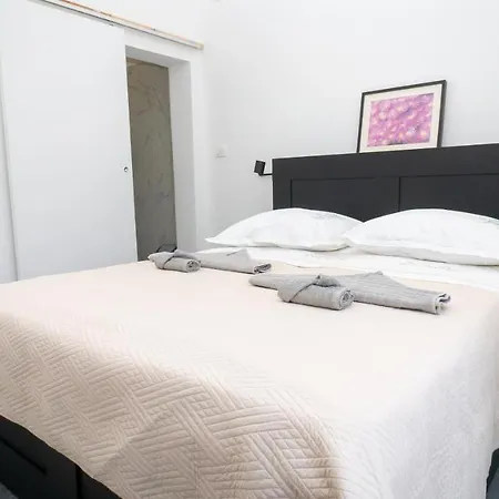 Apartment Apartman A2 S Vlastitim Bazenom Trogir